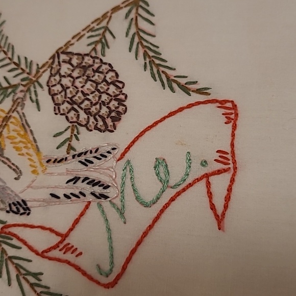 Vintagr Hand Stitched Maine State Bird & Flower - Picture 16 of 16